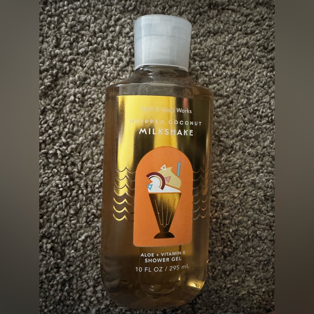 Whipped coconut milkshake shower gel bath and body works